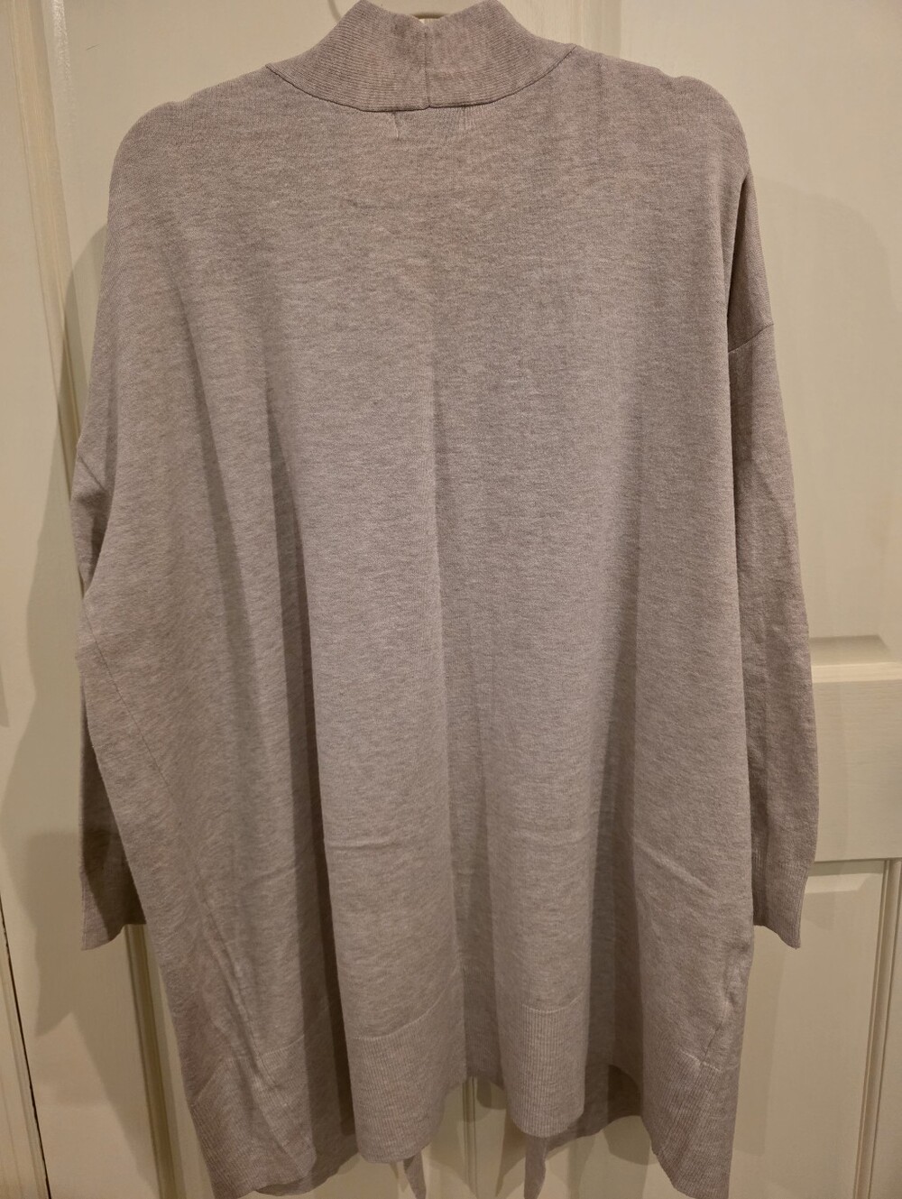 2 Womens Cardigans - Picture 2 of 6